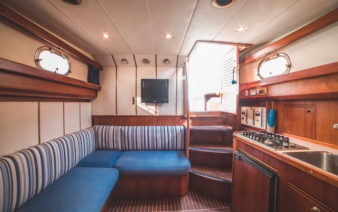 Aprea Mare 38 stern