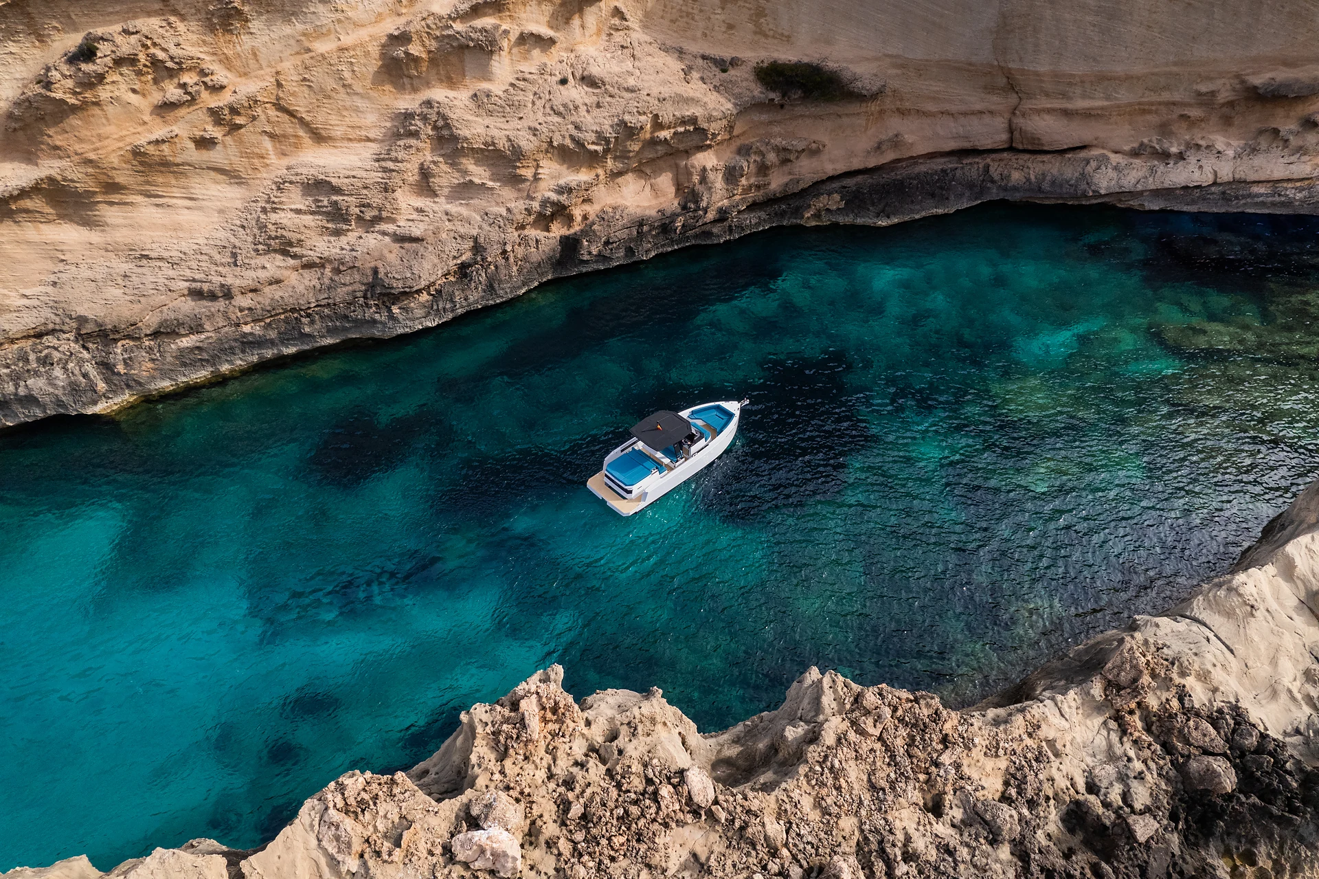 De Antonio in a cove